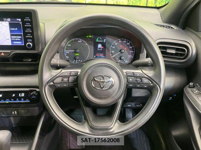 Toyota YARIS 2023-07 8370020-10