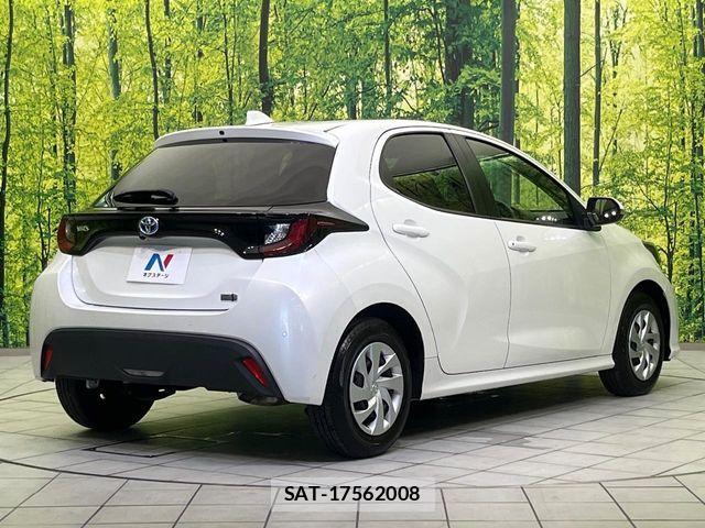 Toyota YARIS 2023-07 8370020-16