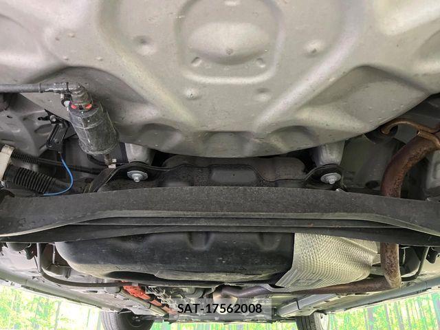 Toyota YARIS 2023-07 8370020-18