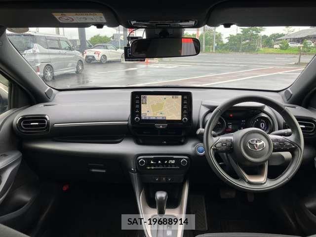 Toyota YARIS 2020-04 8370017-14