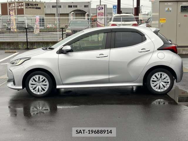 Toyota YARIS 2020-04 8370017-17