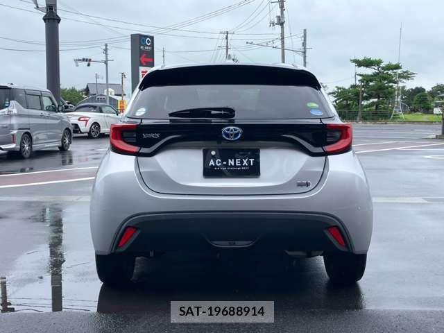 Toyota YARIS 2020-04 8370017-18