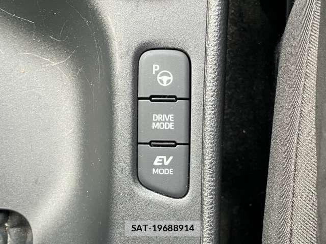 Toyota YARIS 2020-04 8370017-8