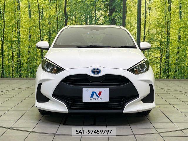 Toyota YARIS 2023-07 8372437-13
