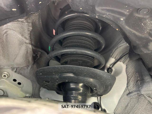 Toyota YARIS 2023-07 8372437-19