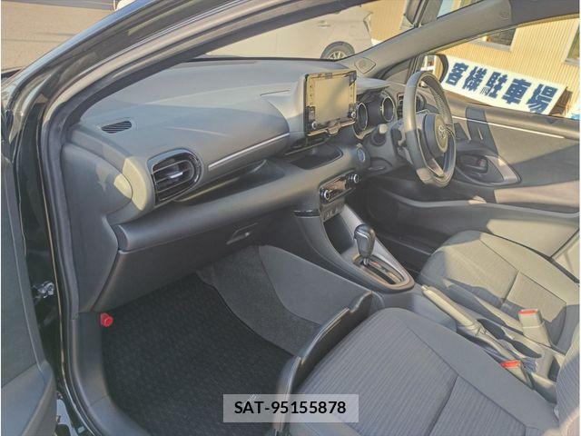 Toyota YARIS 2023-10 8372436-10