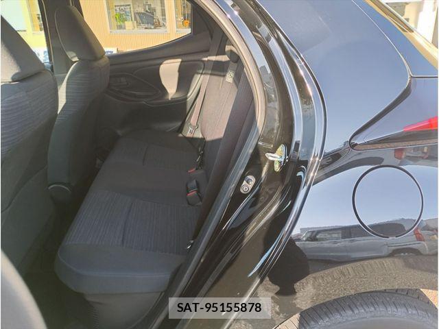 Toyota YARIS 2023-10 8372436-13
