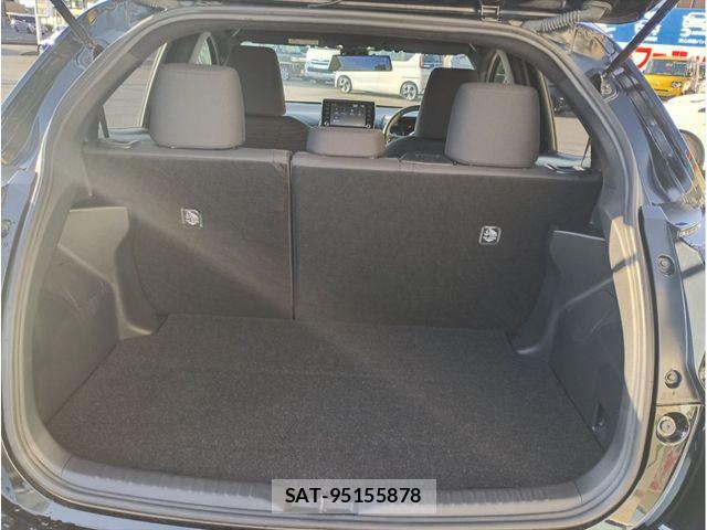 Toyota YARIS 2023-10 8372436-14