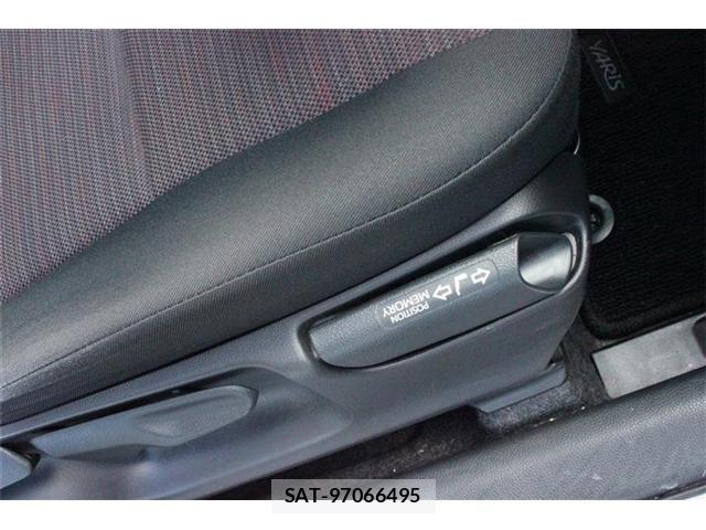 Toyota YARIS 2022-04 8372434-18