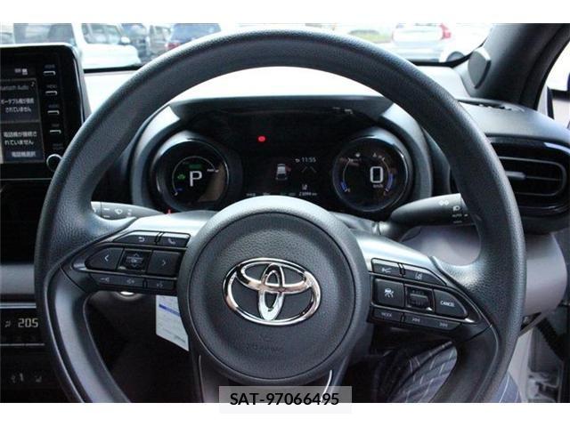 Toyota YARIS 2022-04 8372434-20