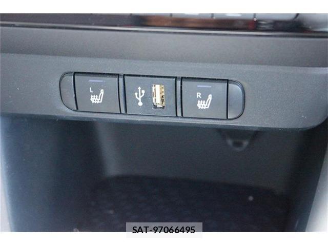 Toyota YARIS 2022-04 8372434-25