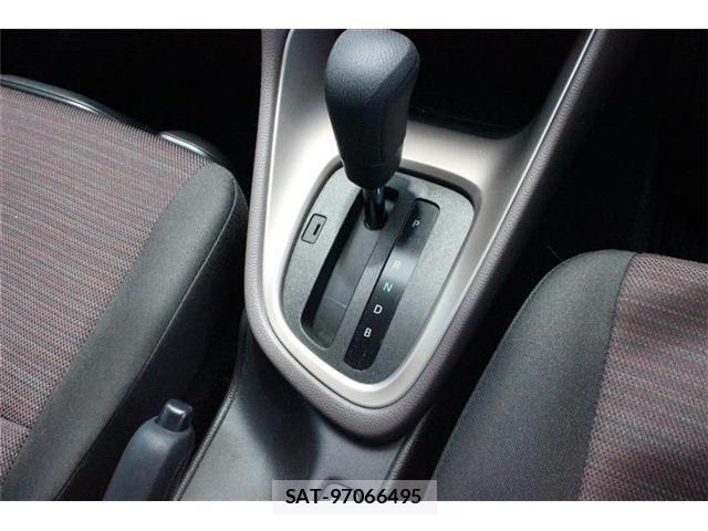 Toyota YARIS 2022-04 8372434-26