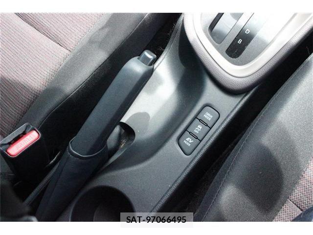 Toyota YARIS 2022-04 8372434-27