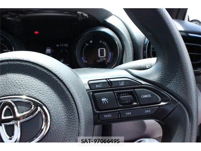 Toyota YARIS 2022-04 8372434-29