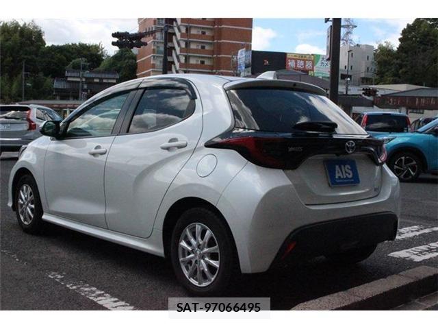 Toyota YARIS 2022-04 8372434-7