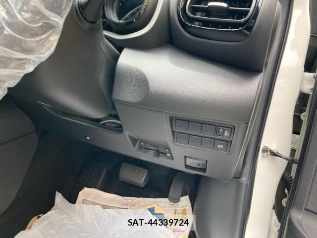 Toyota YARIS 2021-02 8416095-15