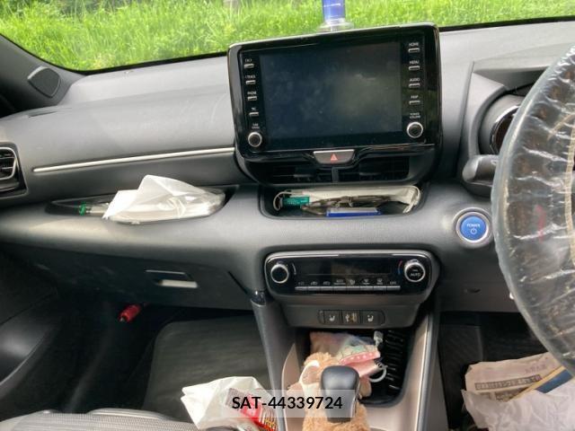 Toyota YARIS 2021-02 8416095-16