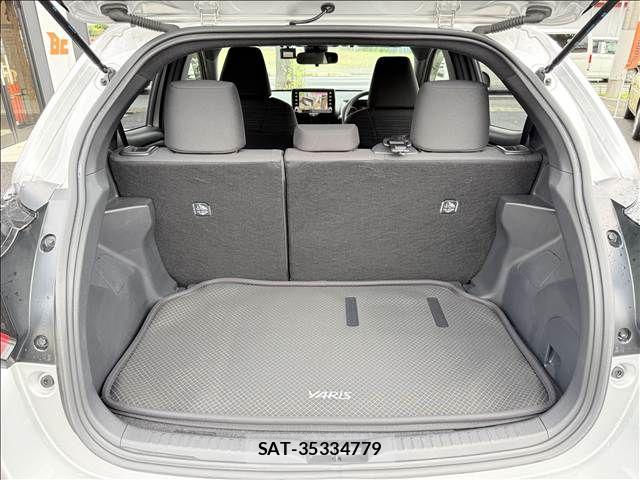 Toyota YARIS 2021-09 8416093-10