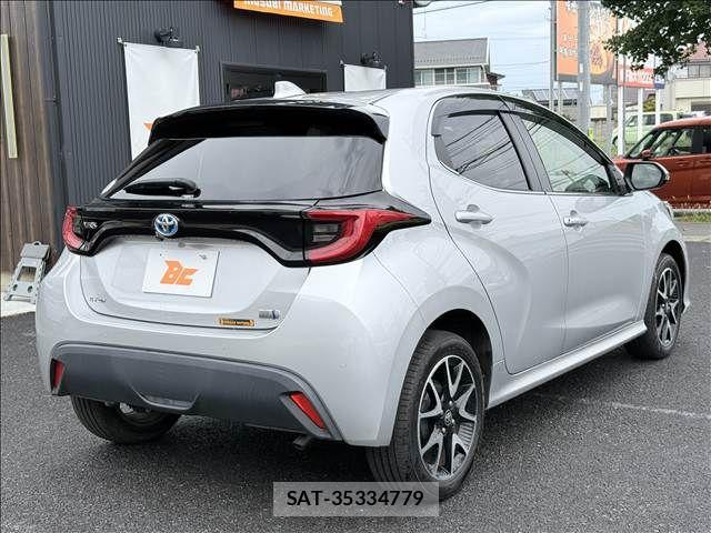 Toyota YARIS 2021-09 8416093-23