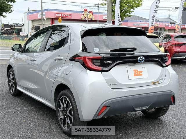 Toyota YARIS 2021-09 8416093-7