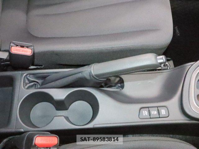 Toyota YARIS 2025-02 8416088-18