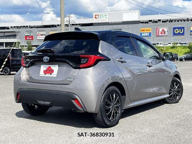 Toyota YARIS 2021-10 8416090-2