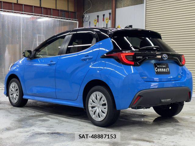 Toyota YARIS 2020-09 8486341-11