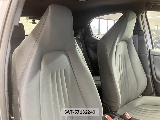 Toyota YARIS 2021-09 8528507-14