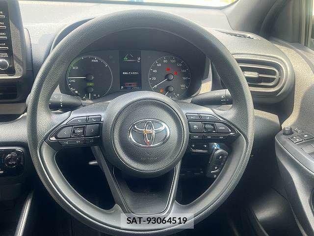 Toyota YARIS 2021-03 8564240-9