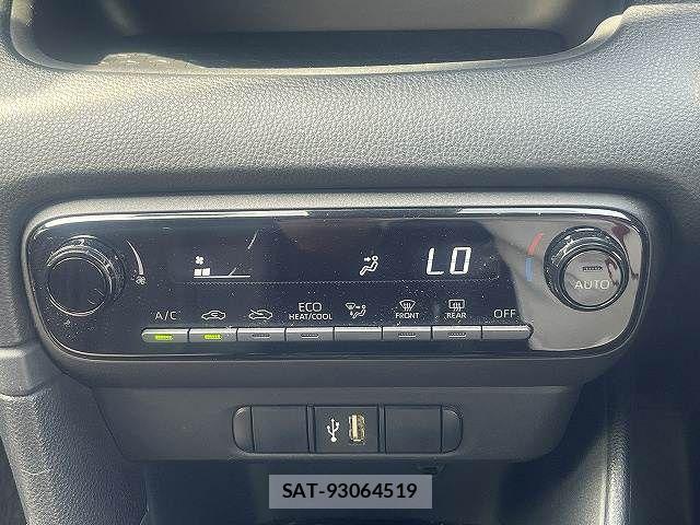 Toyota YARIS 2021-03 8564240-15