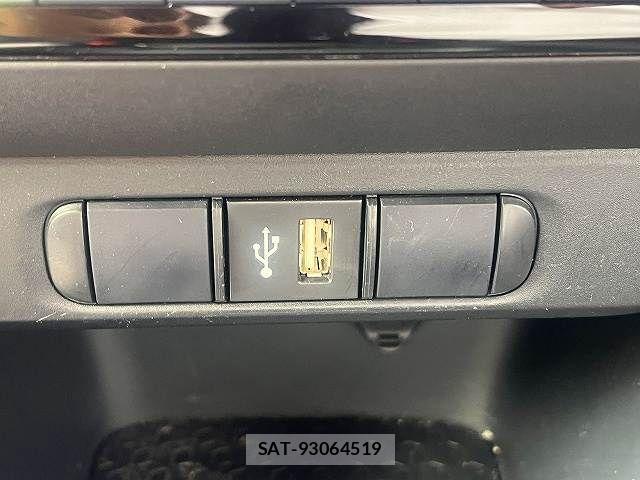Toyota YARIS 2021-03 8564240-17