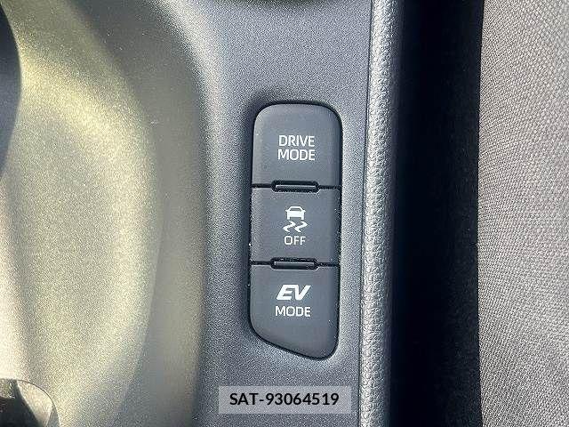 Toyota YARIS 2021-03 8564240-18