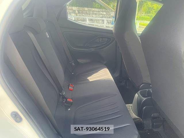 Toyota YARIS 2021-03 8564240-27