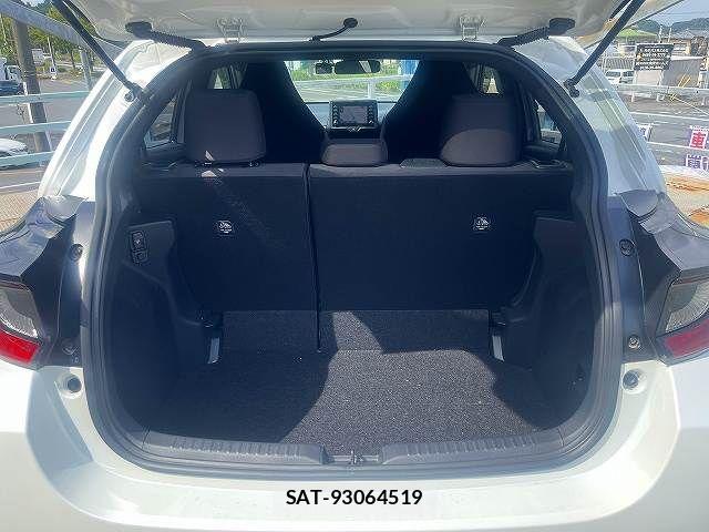 Toyota YARIS 2021-03 8564240-28
