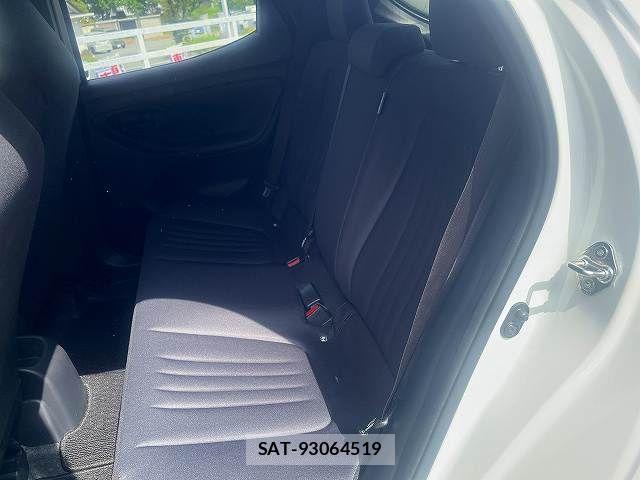 Toyota YARIS 2021-03 8564240-29