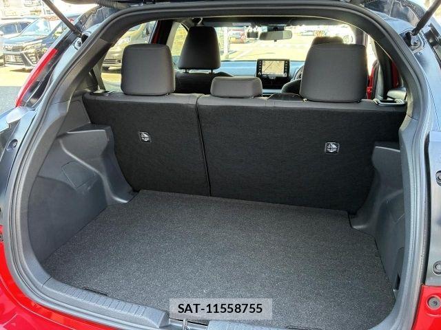 Toyota YARIS 2020-07 8630033-11