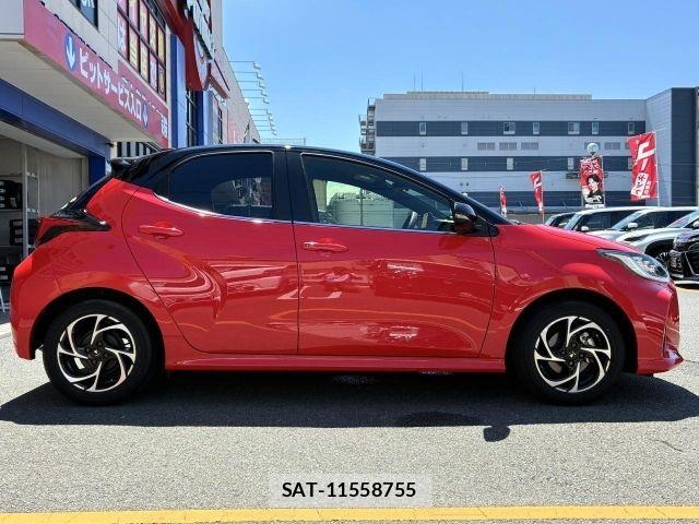 Toyota YARIS 2020-07 8630033-7
