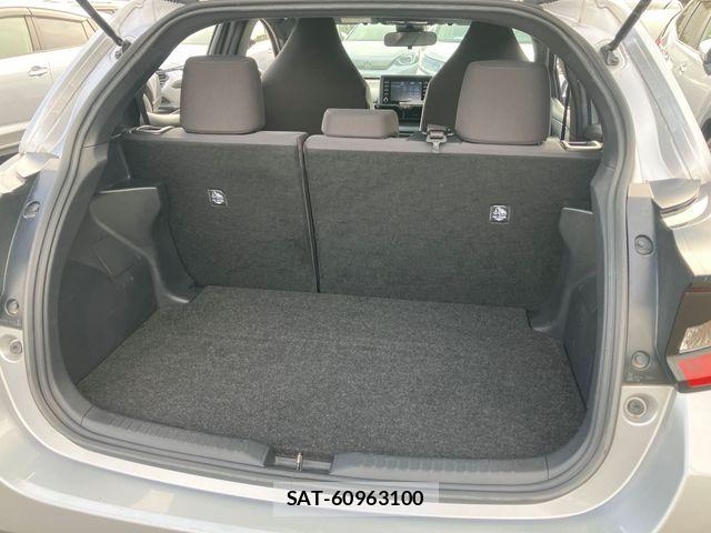 Toyota YARIS 2023-08 8630036-16