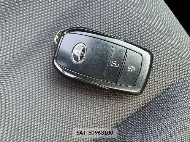 Toyota YARIS 2023-08 8630036-18