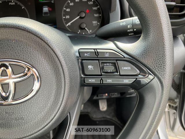 Toyota YARIS 2023-08 8630036-8