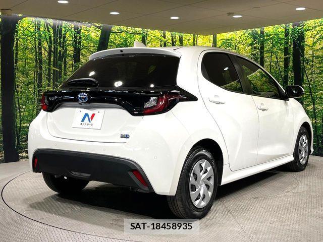 Toyota YARIS 2023-08 8630035-16