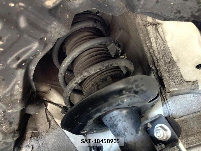 Toyota YARIS 2023-08 8630035-19
