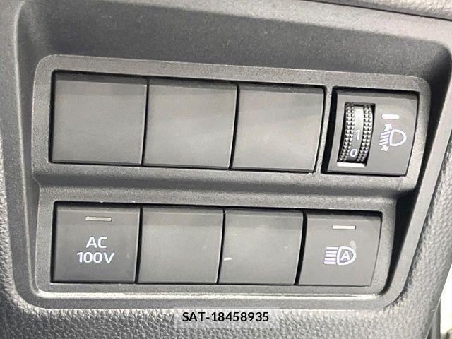 Toyota YARIS 2023-08 8630035-5