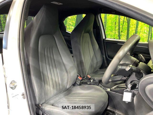 Toyota YARIS 2023-08 8630035-7