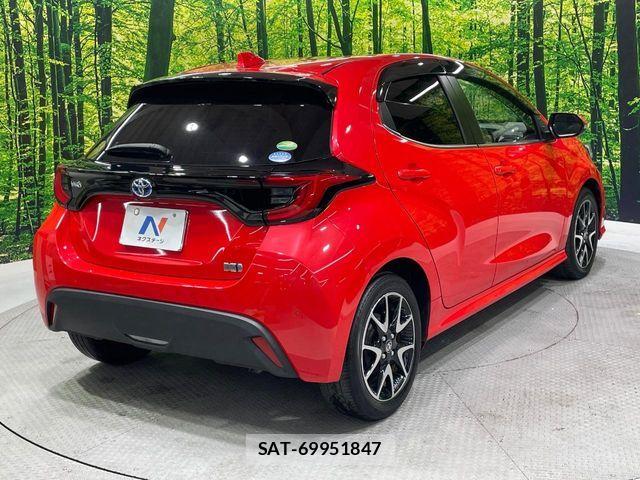 Toyota YARIS 2021-03 8662674-17