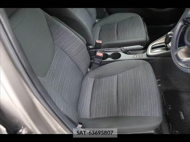 Toyota YARIS 2021-08 8662667-10
