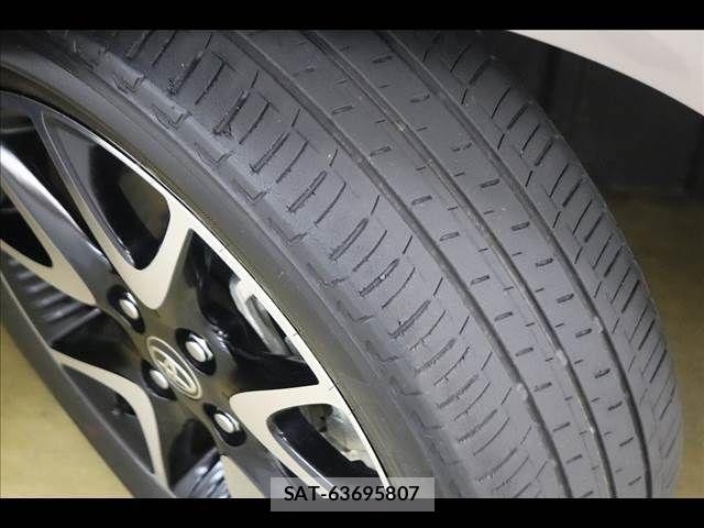 Toyota YARIS 2021-08 8662667-24
