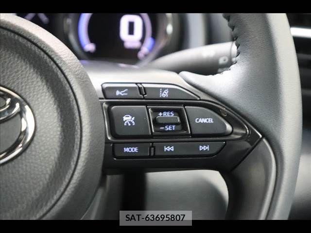 Toyota YARIS 2021-08 8662667-7