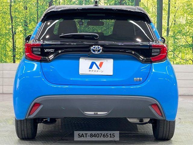 Toyota YARIS 2022-04 8662675-14