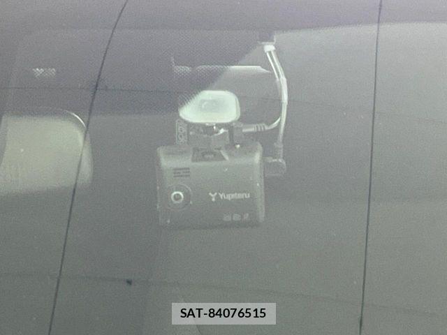 Toyota YARIS 2022-04 8662675-6